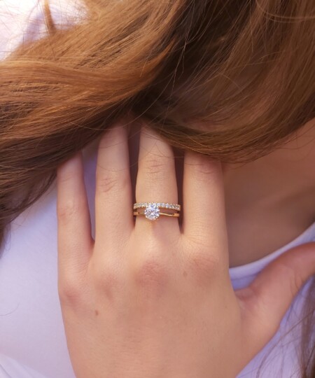 טבעת אירוסין מחוברת