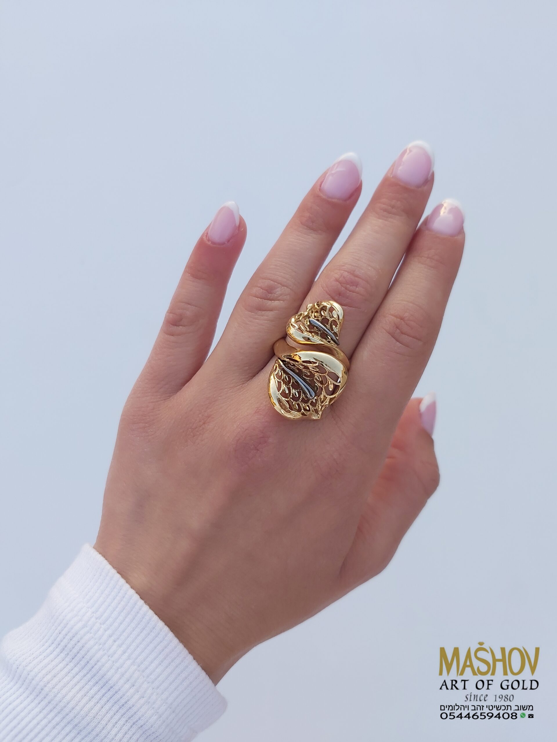 טבעת עלים מוזהבת