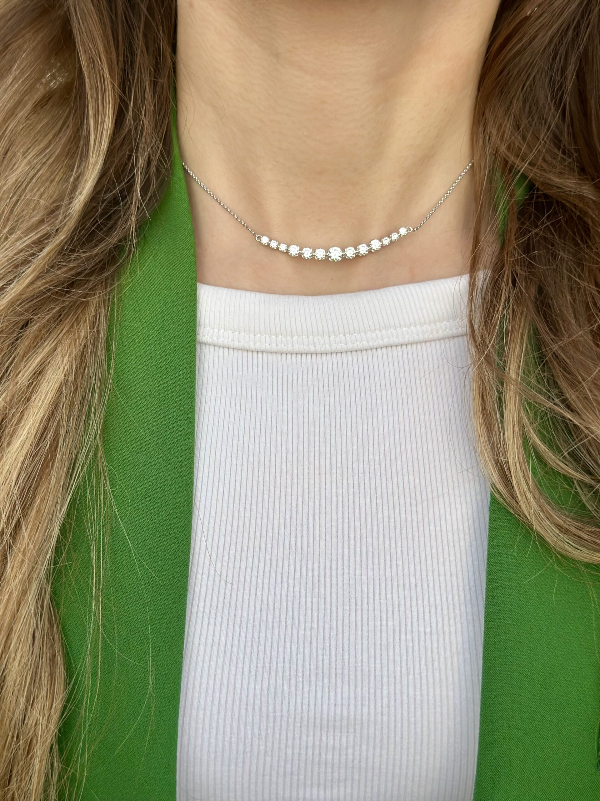 שרשרת קשת משובצת